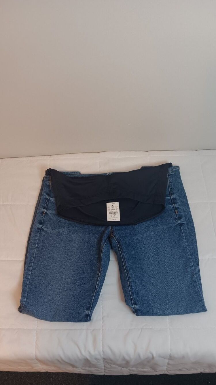 New J. Crew Factory Maternity Jeans Sz 28 Style BK580 Slim Fit Distressed